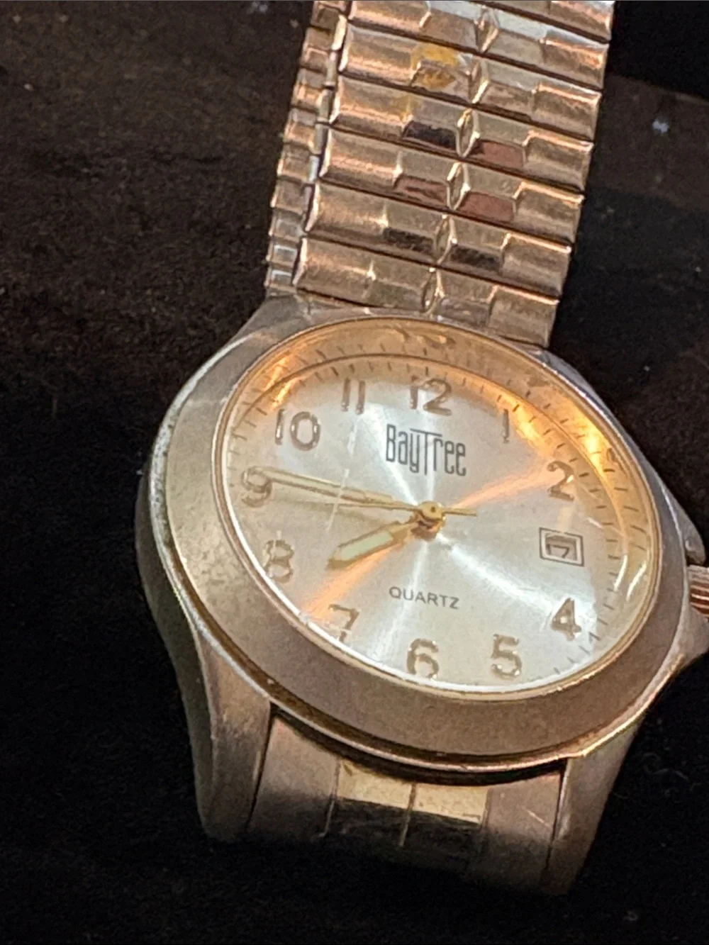 Vintage Silver Quartz stretch Wristwatch with Date